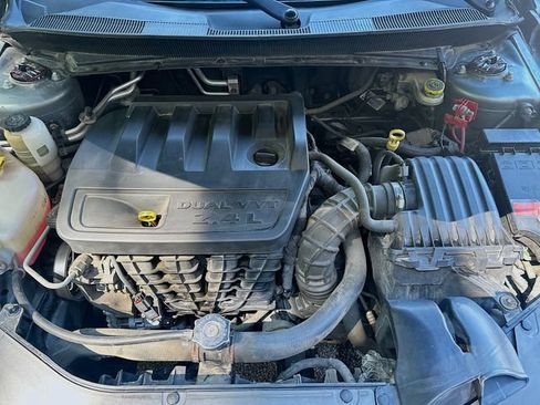 Used 2009 Chrysler Sebring Touring w/ Electronics Convenience Group FWD image 27