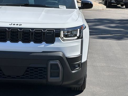 New 2026 Jeep Cherokee Laredo image 12