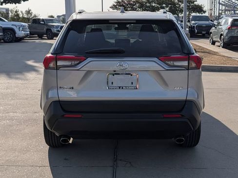 Used 2025 Toyota RAV4 XLE FWD image 7
