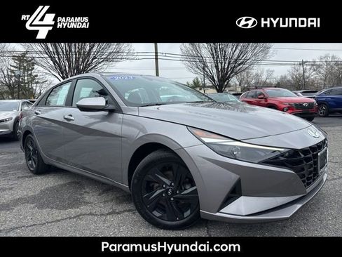 Used 2023 Hyundai Elantra SEL image 1