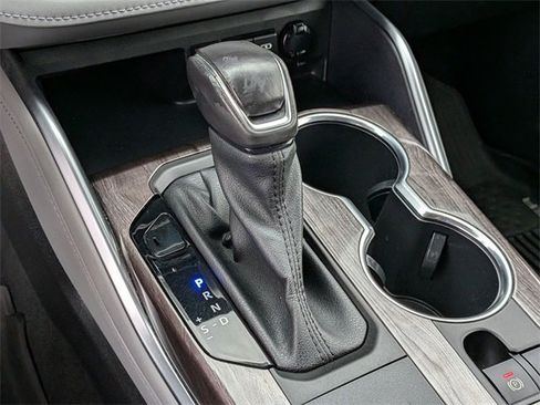 Used 2021 Toyota Highlander Limited image 12