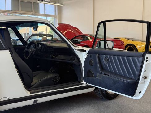 Used 1988 Porsche 911 Carrera RWD image 23