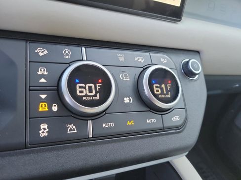 Used 2024 Land Rover Defender 130 S image 15