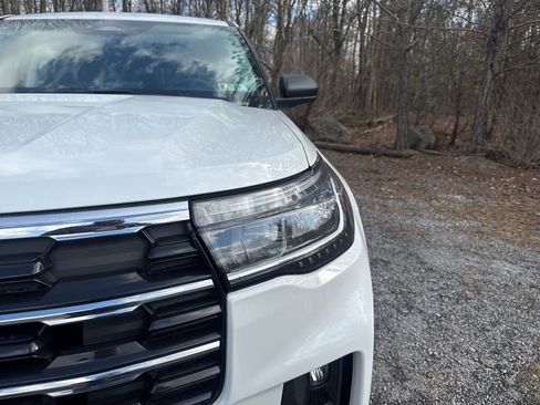 New 2026 Ford Explorer Active w/ Active Comfort Package image 3