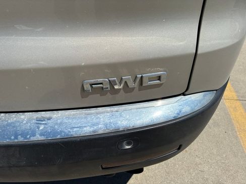 Used 2010 GMC Acadia SLT AWD/4WD image 8