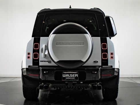 Used 2023 Land Rover Defender 110 X-Dynamic SE image 7