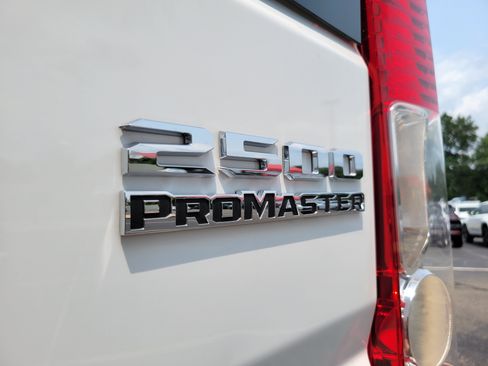 Used 2025 RAM ProMaster 2500 w/ U-Haul Equipment Group FWD image 20