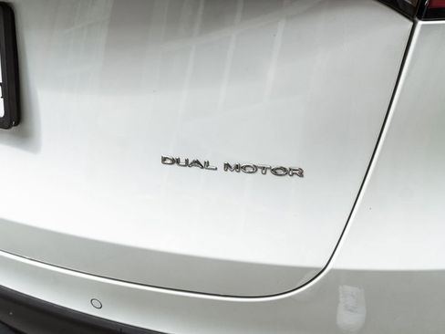 Used 2022 Tesla Model Y Long Range AWD/4WD image 33