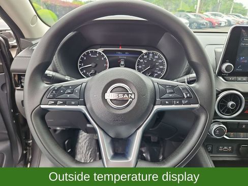 Used 2025 Nissan Sentra SV FWD image 10