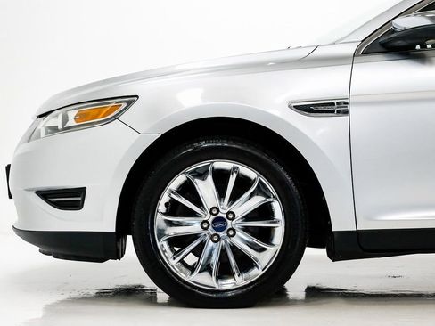 Used 2010 Ford Taurus Limited image 23
