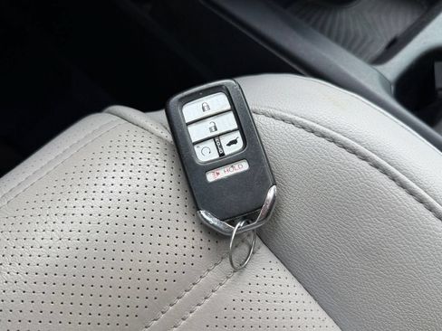 Used 2018 Honda CR-V Touring image 31