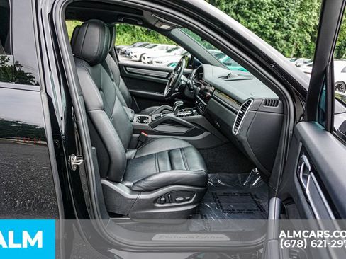 Used 2023 Porsche Cayenne S Platinum w/ Premium Package Plus AWD/4WD image 22