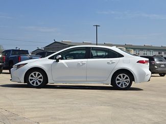 Used 2025 Toyota Corolla LE FWD video 2