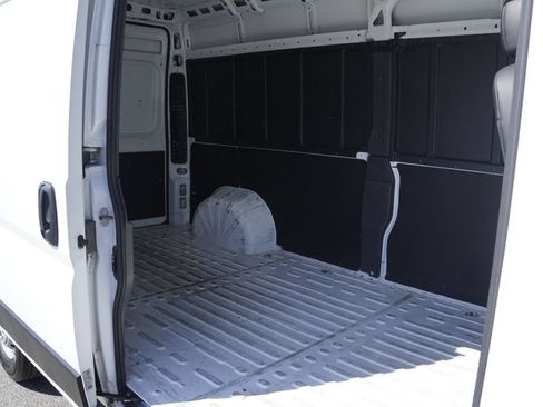 Used 2025 RAM ProMaster 2500 w/ Convenience Group FWD image 32