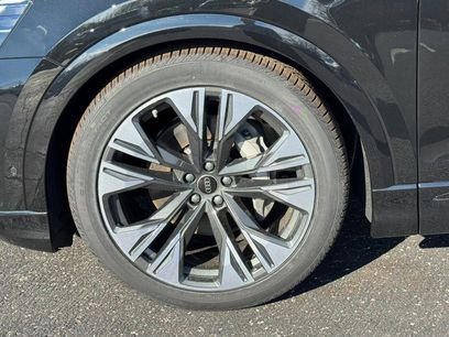 New 2026 Audi Q8 Premium Plus