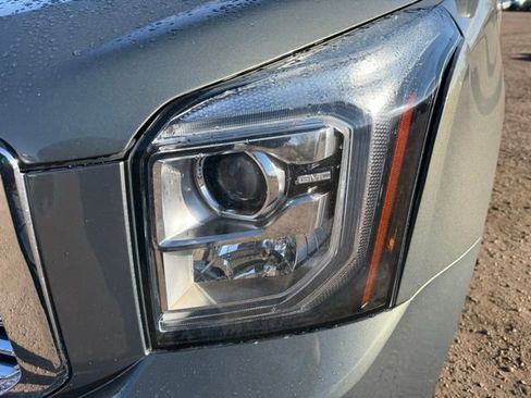 Used 2018 GMC Yukon Denali image 9