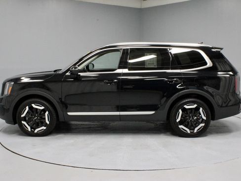 Used 2024 Kia Telluride EX w/ EX Captain's Chair Package FWD image 8