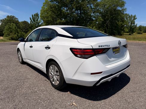 Used 2024 Nissan Sentra S FWD image 3