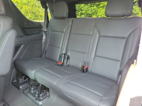 Used 2023 Chevrolet Tahoe LT w/ Luxury Package AWD/4WD image 17