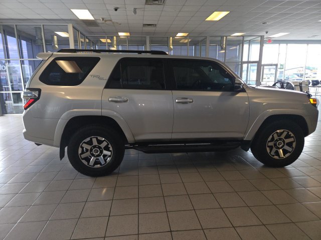 Used 2023 Toyota 4Runner TRD Off-Road Premium w/ Moonroof Package AWD/4WD image 9