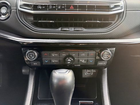 Used 2022 Jeep Compass Altitude w/ Convenience Group image 21