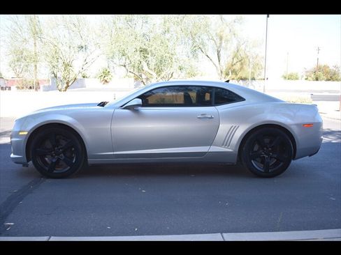 Used 2010 Chevrolet Camaro SS w/ RS Package RWD image 4