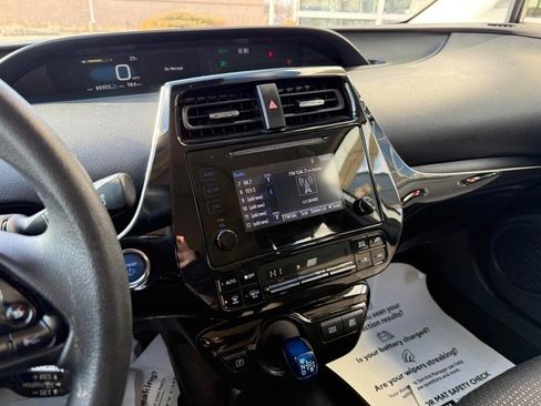 Used 2019 Toyota Prius LE image 25