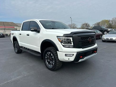 Used 2023 Nissan Titan PRO-4X w/ Pro-4x Convenience Package image 3