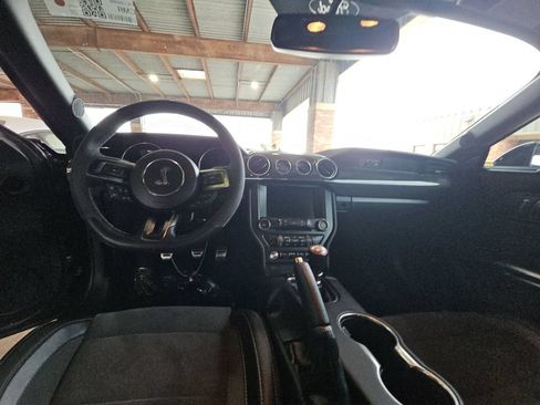 Used 2020 Ford Mustang Shelby GT350 w/ Technology Package RWD image 4
