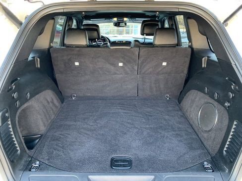 Used 2019 Jeep Grand Cherokee Altitude image 31