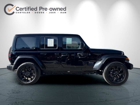 Used 2025 Jeep Wrangler Unlimited Sahara w/ Safety Group AWD/4WD image 3