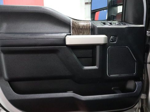 Used 2018 Ford F250 Lariat w/ Lariat Value Package AWD/4WD image 28