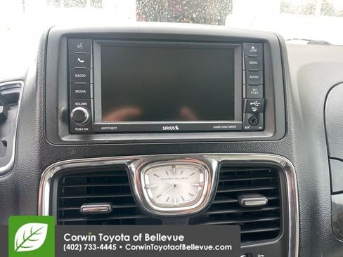 Used 2012 Chrysler Town & Country Touring w/ Entertainment Group #1 FWD image 17