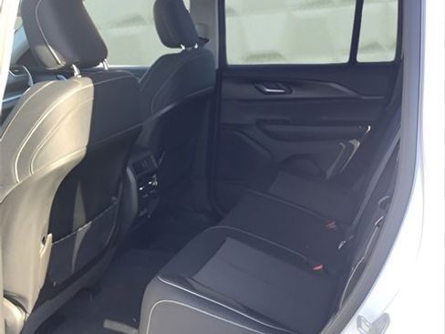 Certified 2023 Jeep Grand Cherokee Laredo w/ Luxury Tech Group I image 18