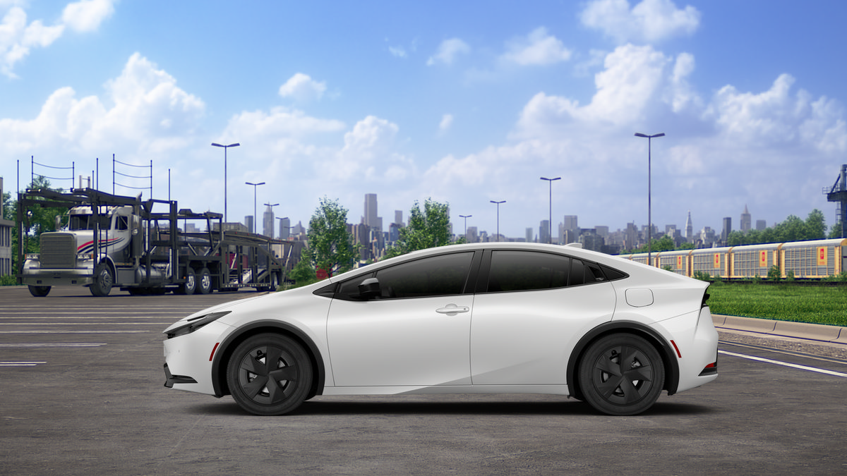 New 2027 Toyota Prius LE FWD image 4