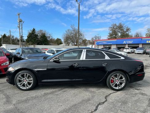 Used 2013 Jaguar XJ image 9