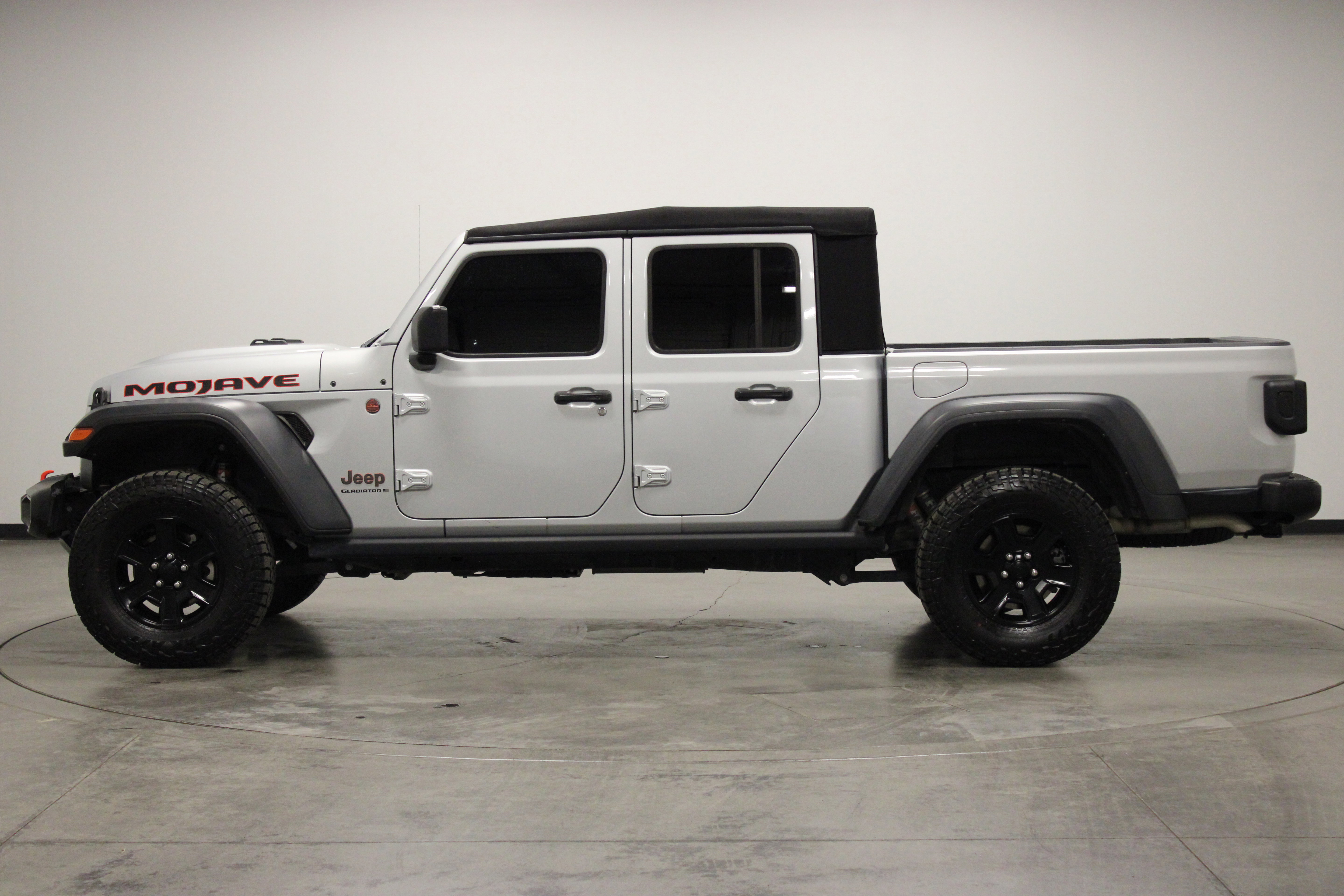 Used 2023 Jeep Gladiator Mojave w/ Trailer Tow Package AWD/4WD image 5