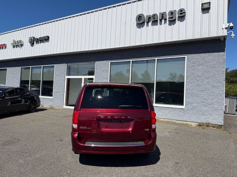 Used 2018 Dodge Grand Caravan SE w/ UConnect Hands-Free Group FWD image 5