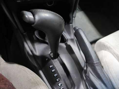Used 2003 Oldsmobile Alero GL FWD image 25