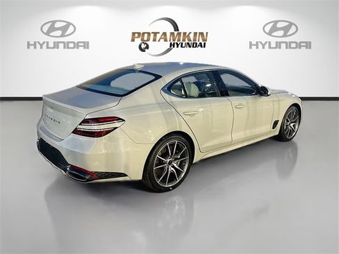 Used 2026 Genesis G70 2.5T image 5