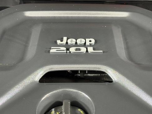 Used 2020 Jeep Wrangler Unlimited Sahara AWD/4WD image 22
