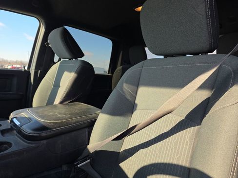 Used 2024 RAM 2500 Tradesman w/ Chrome Appearance Group image 10