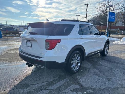 Used 2021 Ford Explorer XLT w/ Equipment Group 202A image 5