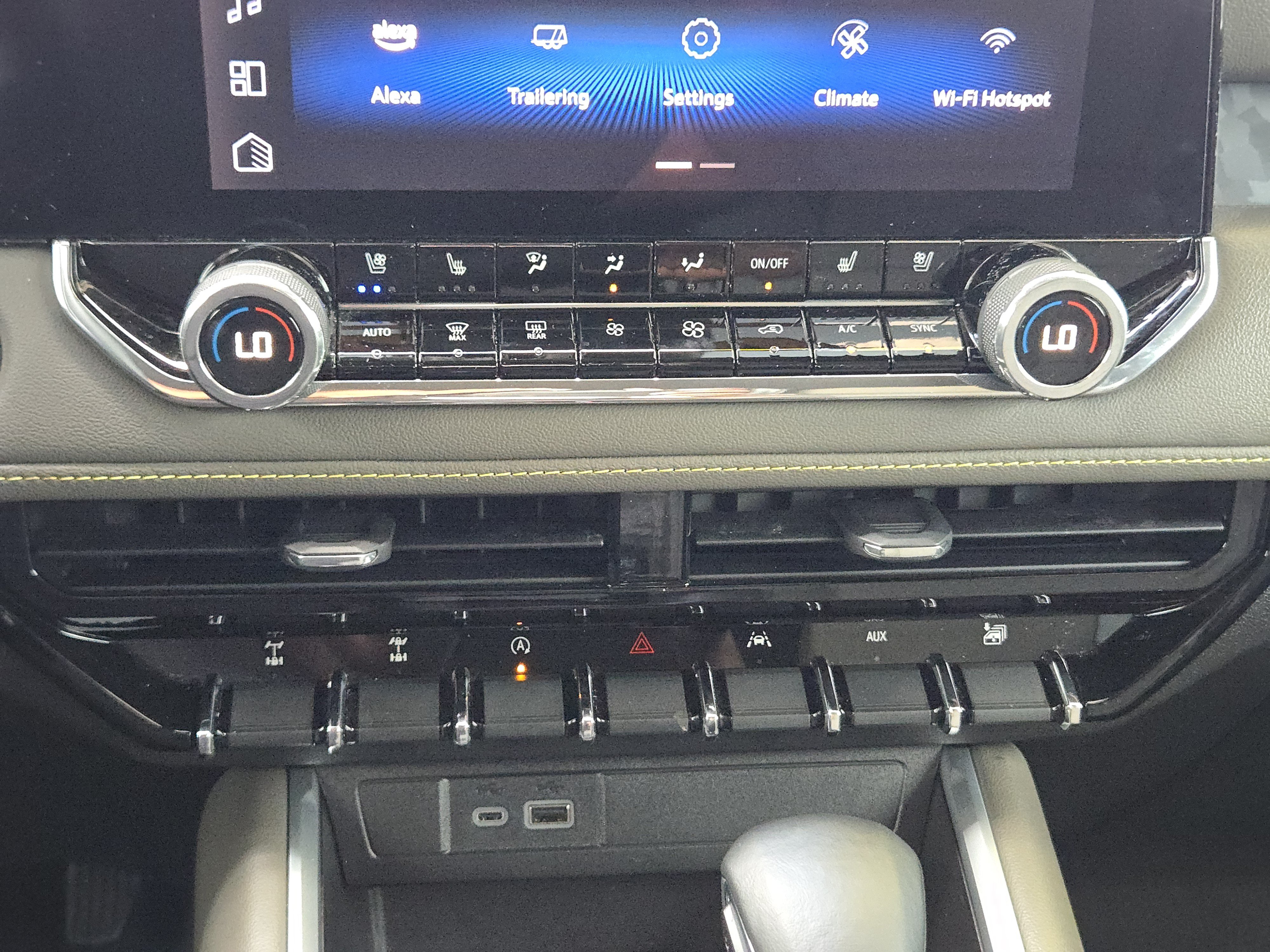 Used 2024 Chevrolet Colorado ZR2 w/ ZR2 Convenience Package III AWD/4WD image 19
