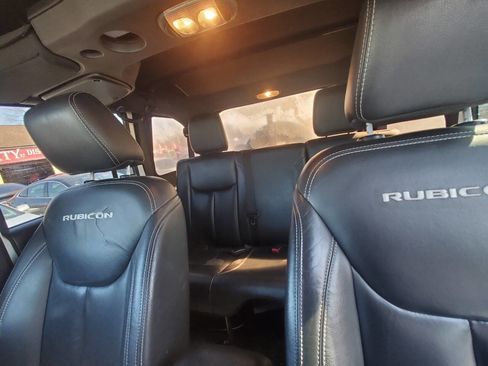 Used 2017 Jeep Wrangler Unlimited Rubicon w/ Cold Weather Group image 21