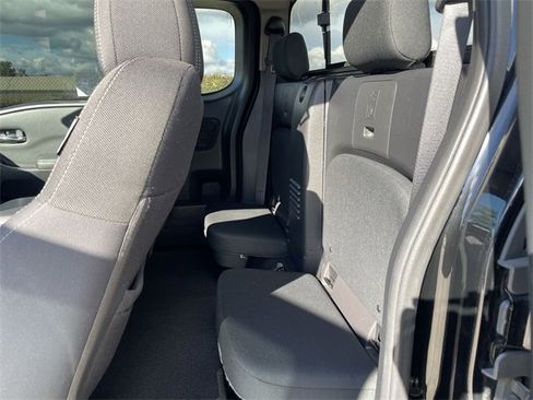Used 2022 Nissan Frontier SV image 23