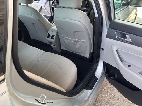 Used 2019 Hyundai Sonata SEL w/ Tech Package 02 FWD image 12