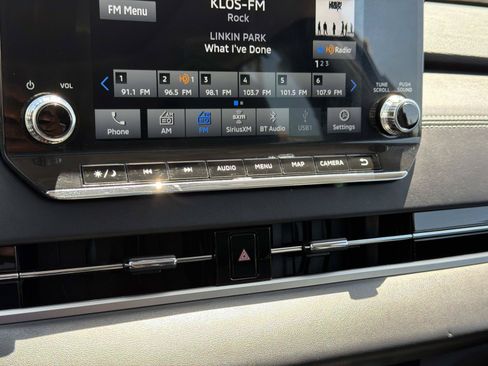 Used 2024 Mitsubishi Outlander 4WD Plug-In Hybrid image 22
