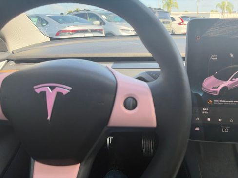Used 2021 Tesla Model 3 Standard Range Plus RWD image 5