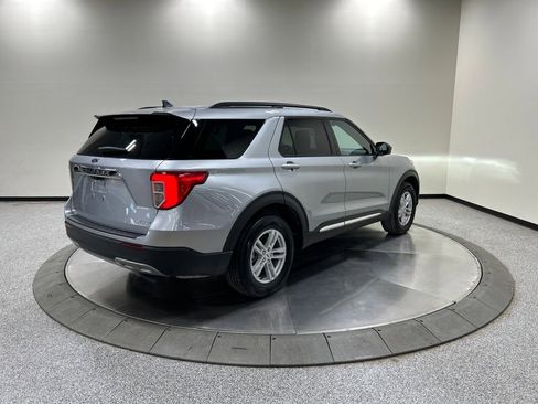 Certified 2024 Ford Explorer XLT w/ Equipment Group 202A AWD/4WD image 9